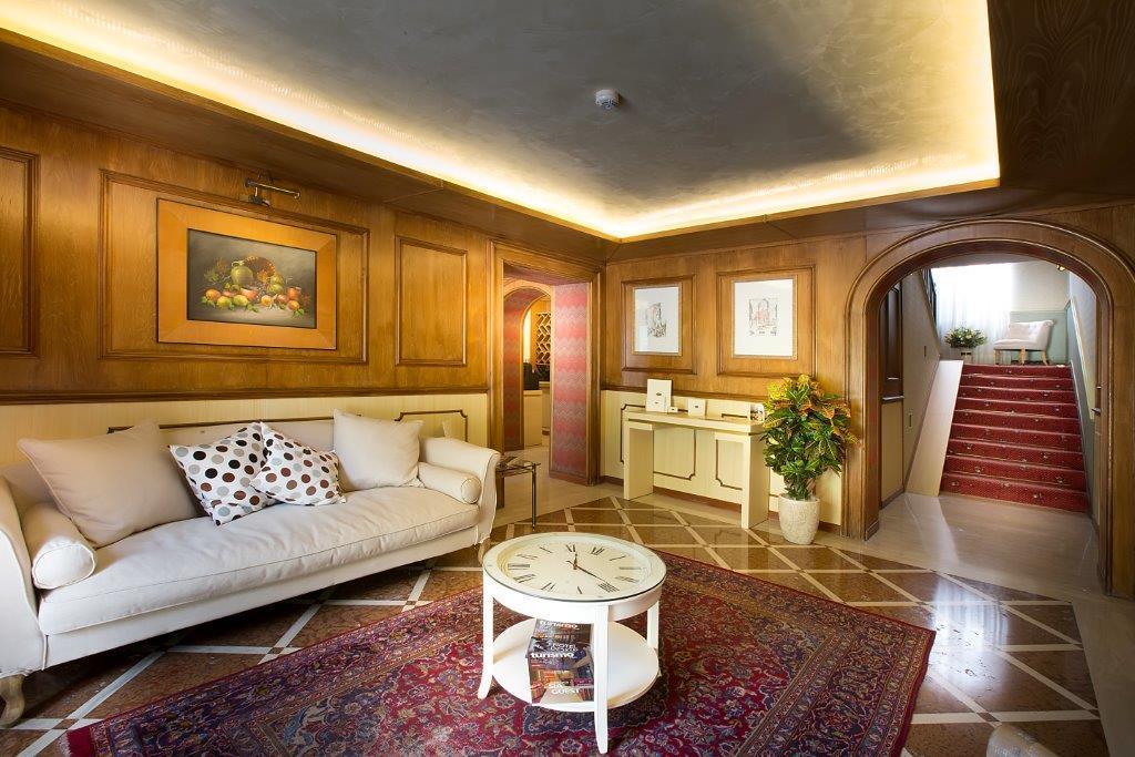 Hotel Camerlengo Corridonia Ngoại thất bức ảnh